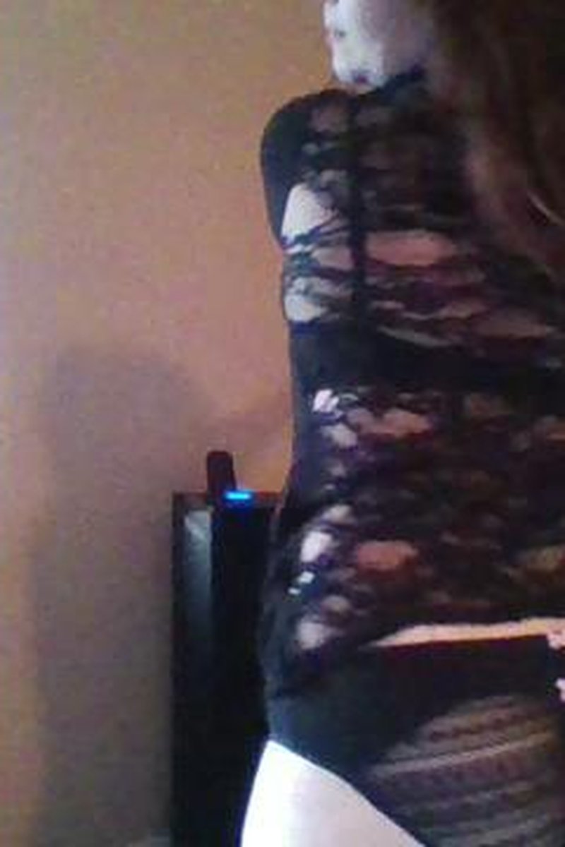 Striptease - Screenshot 1 of 4 - Brown Hair