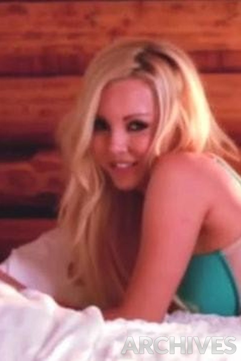 Strip Tease - Screenshot 1 of 4 - Solo