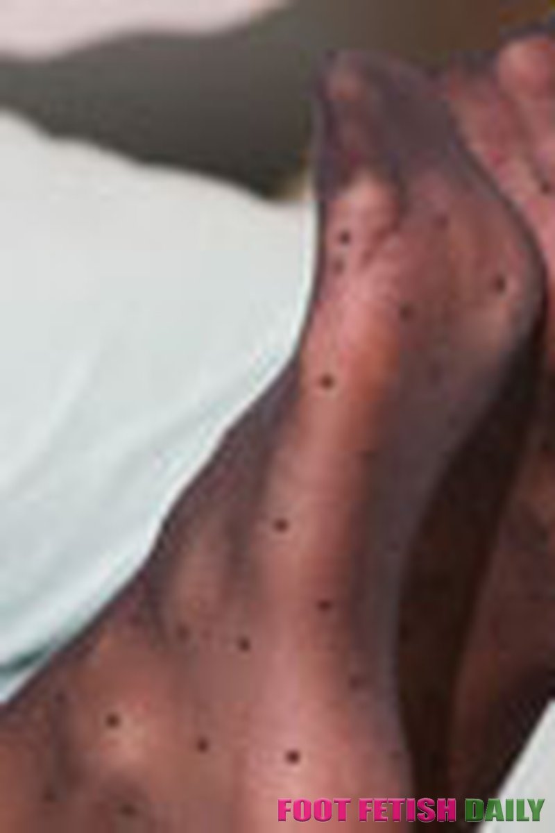 Ruby Knox Stockings - Screenshot 1 of 4 - Foot Fetish