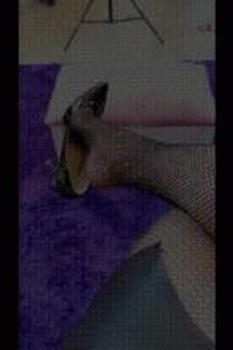 Dangling Shoe - Screenshot 1 of 4 - Dangling
