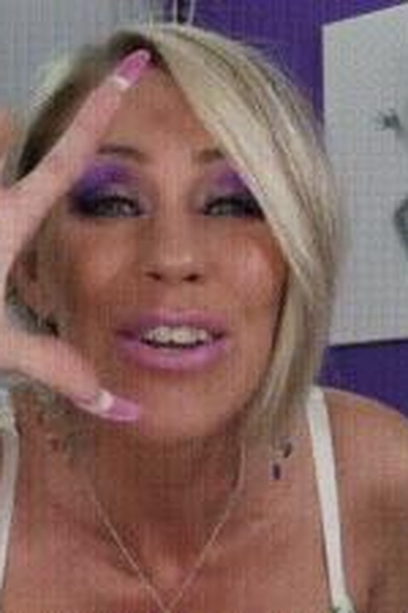 Such A Loser - Screenshot 1 of 4 - Femdom