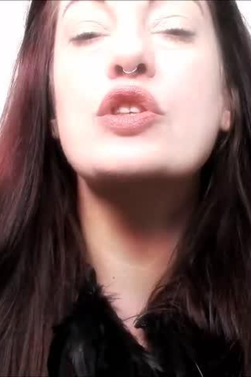 Flutters - Screenshot 1 of 4 - Femdom