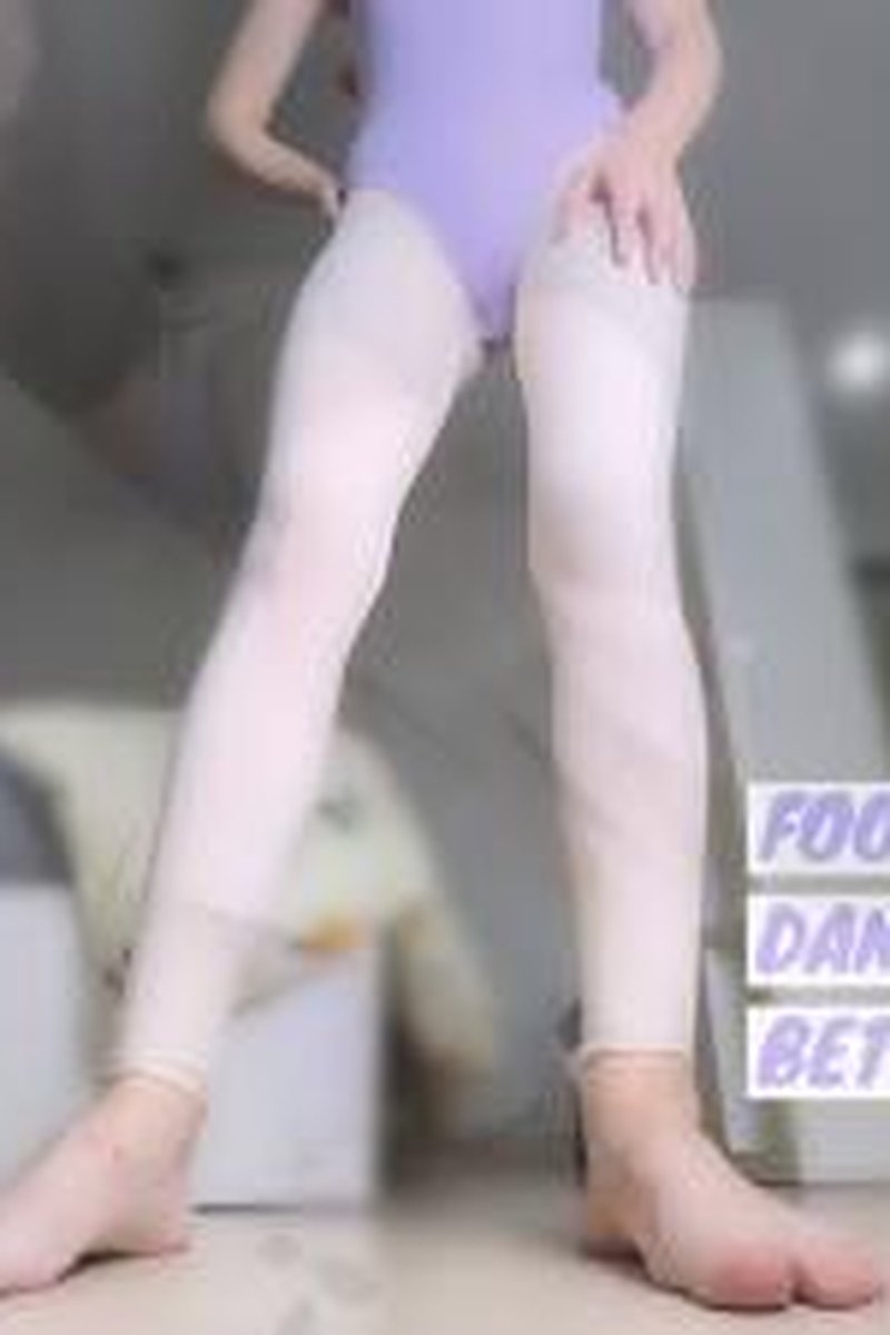 Barefoot Stepping - Screenshot 1 of 4 - Ballerina