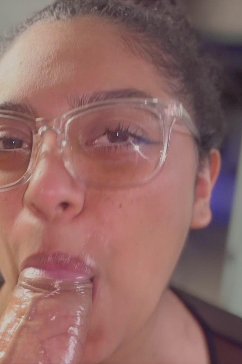 Initiating Gawk Gawk - Screenshot 1 of 4 - Blowjob