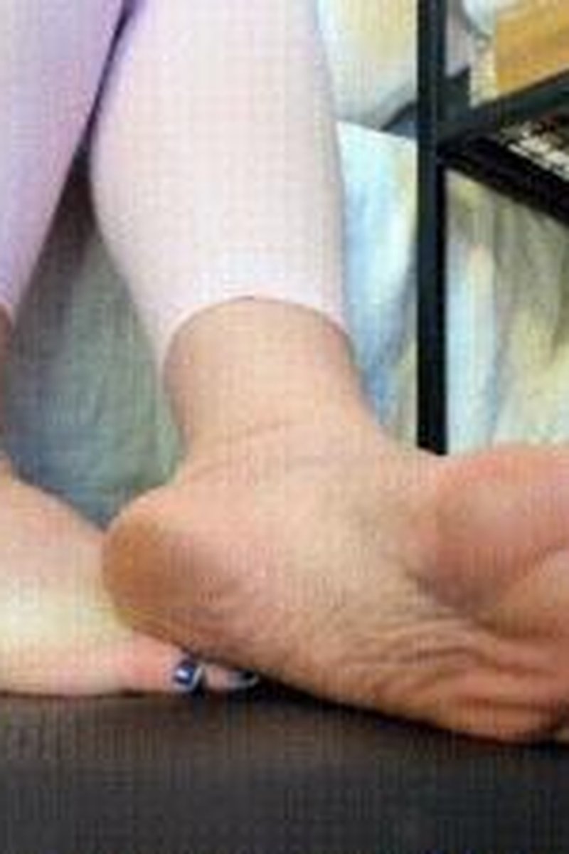 #16 Size 10 Toe Wiggles Destroy You (No Sound) - Screenshot 1 of 4 - Foot Fetish