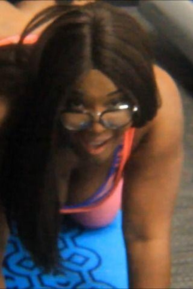 Gym Fun - Screenshot 1 of 4 - Ass Smacking