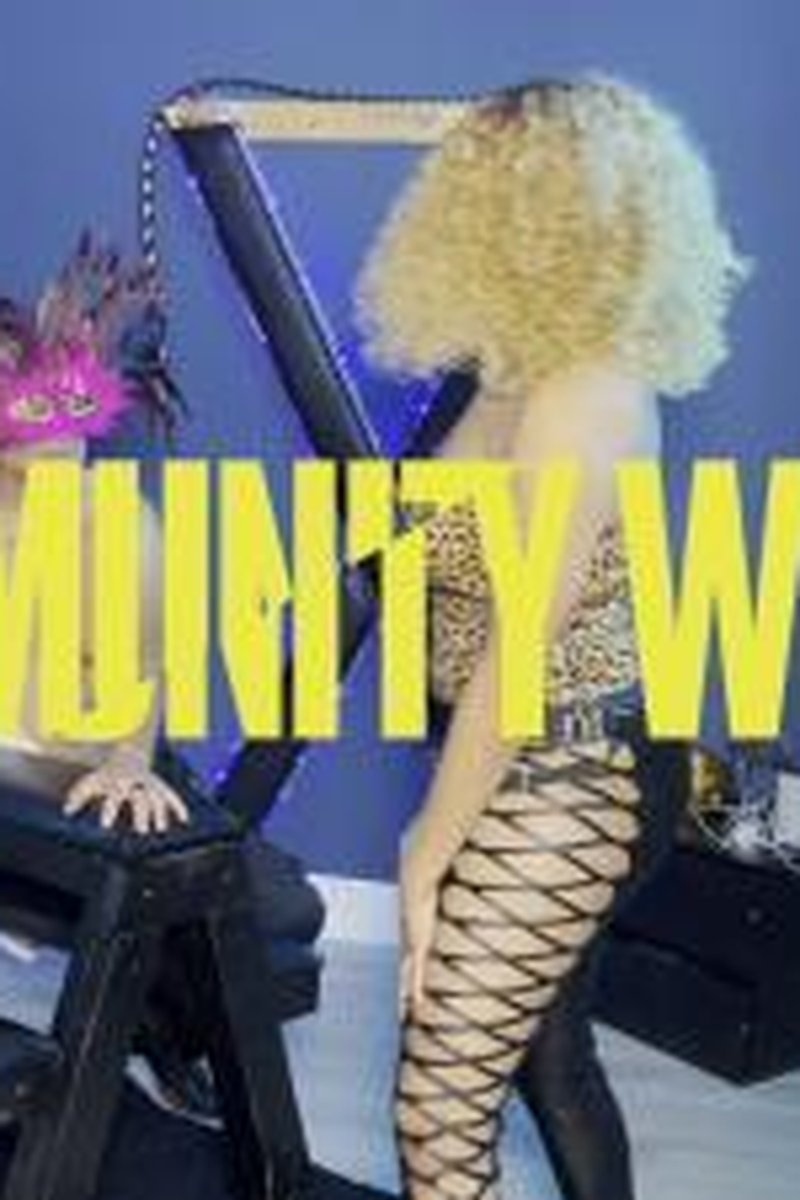 Community Whore - Screenshot 1 of 4 - Gangbang