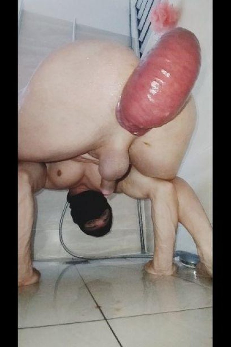 Extrem Shower Meat - Screenshot 1 of 4 - Anal