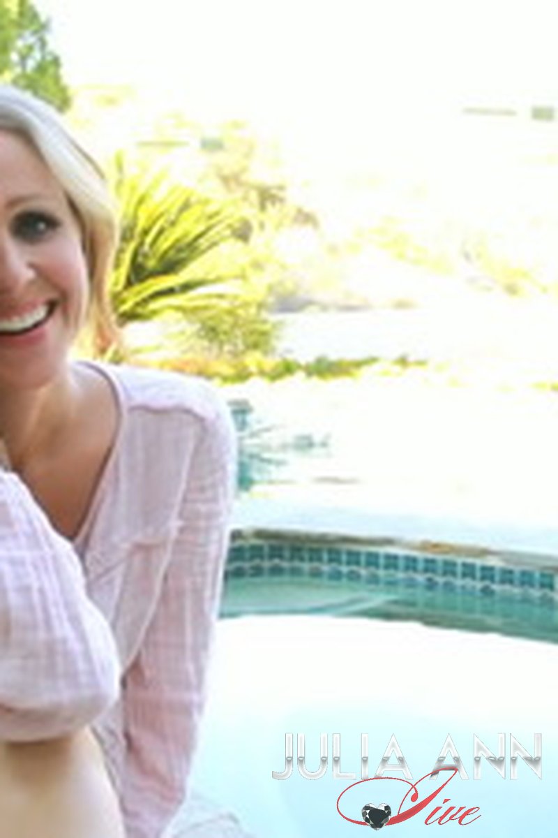 Interview with Julia Ann - Screenshot 1 of 4 - Blond Hair