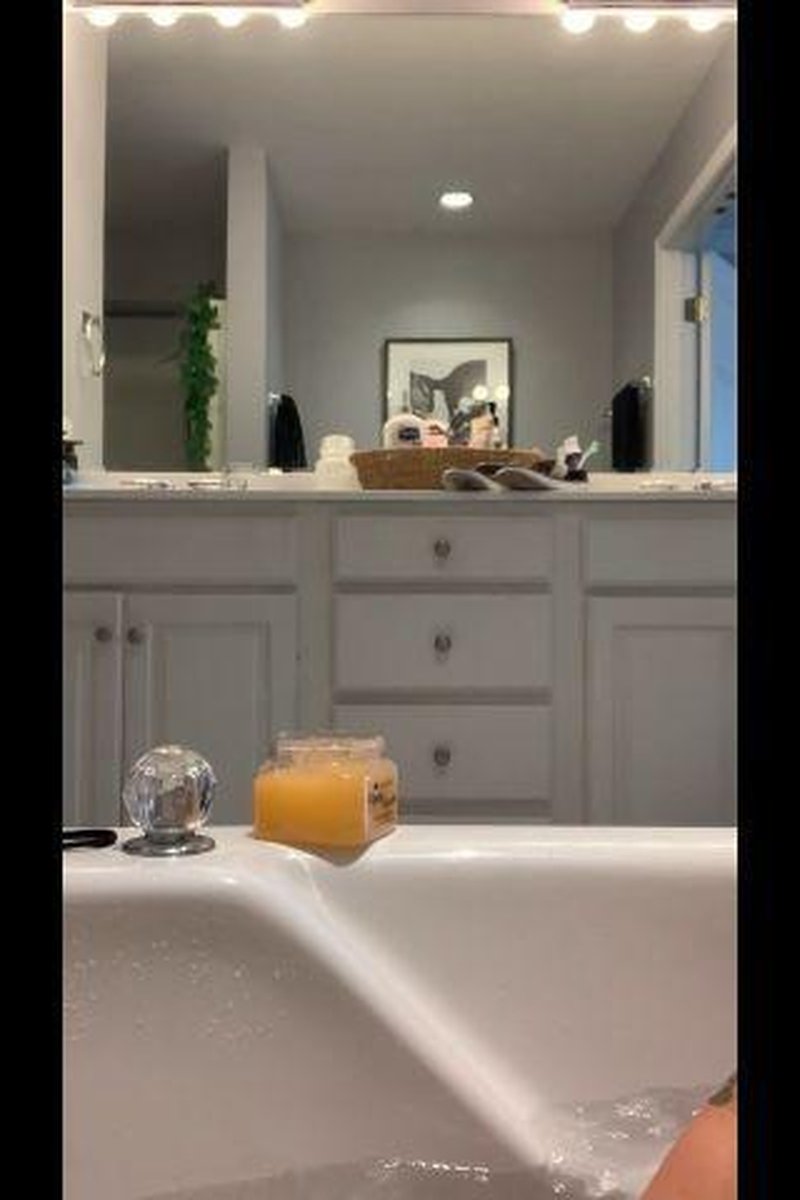 Goddess Bath Time - Screenshot 1 of 4 - BBW