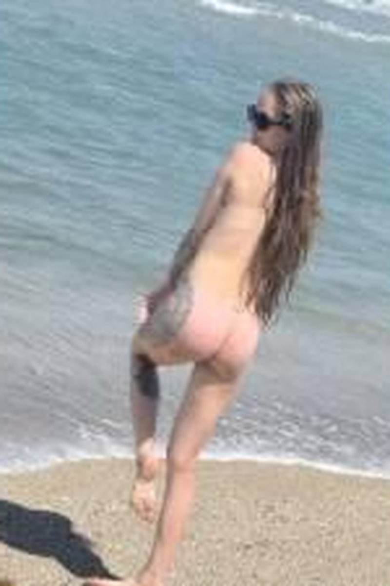 Sandy Toes - Screenshot 1 of 4 - Bubble Butt