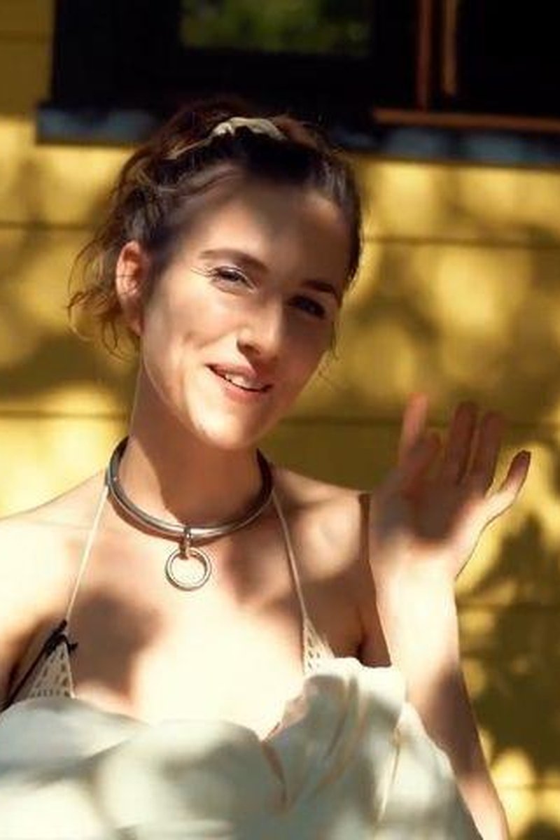 Getting Ready With Piper - Screenshot 1 of 4 - Brown Hair