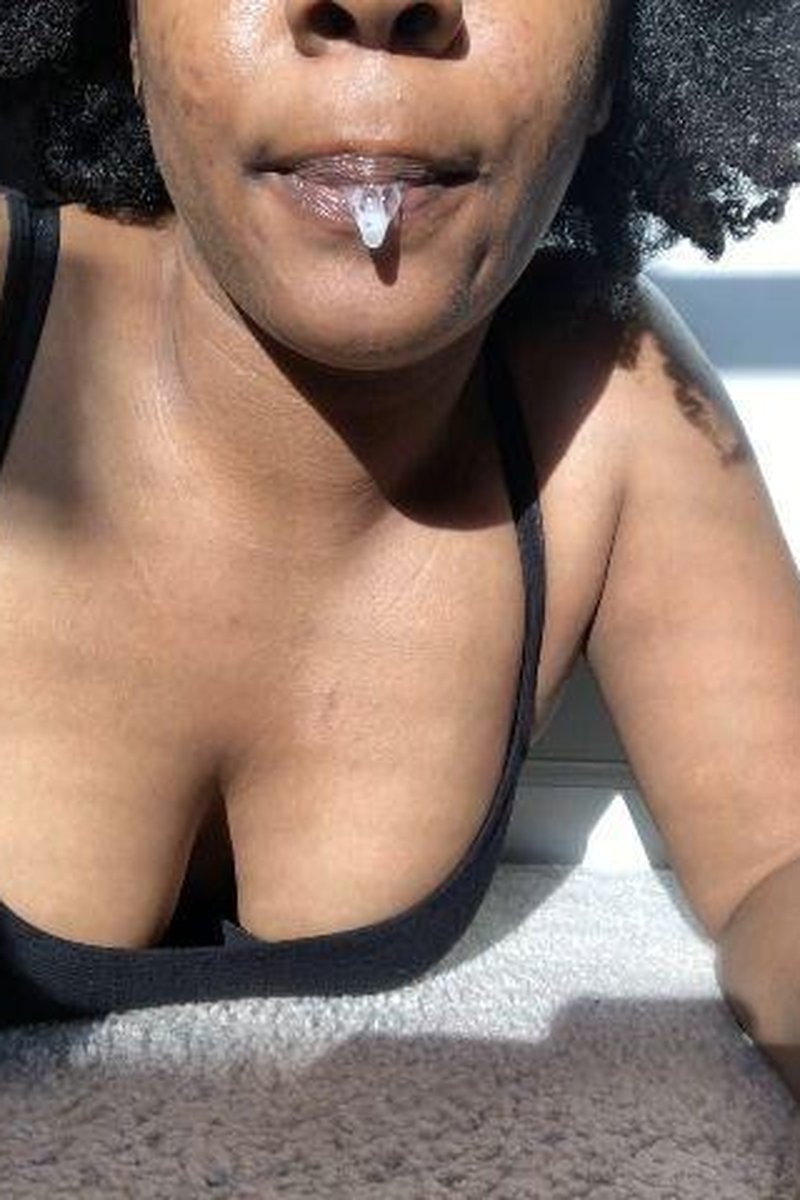 Spit Fetish - Screenshot 1 of 4 - Black