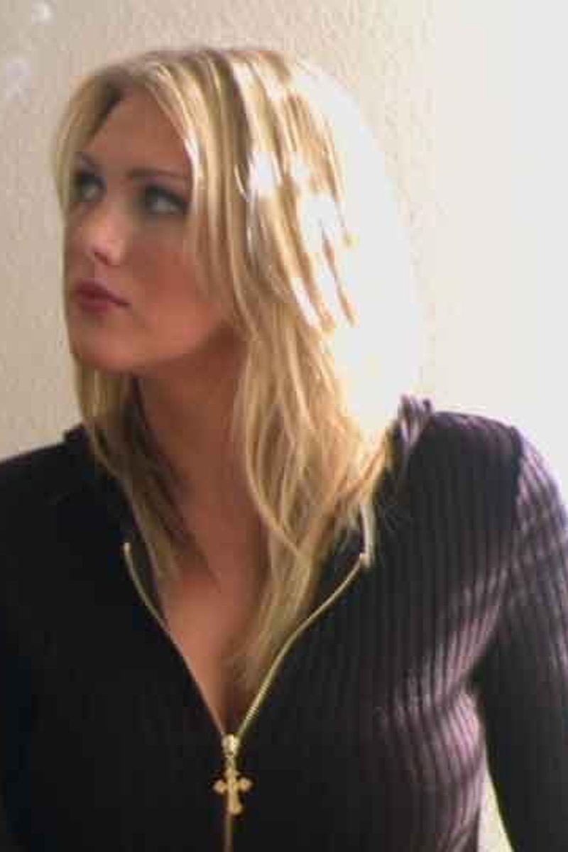 Constance 1 - Screenshot 1 of 4 - Spanking