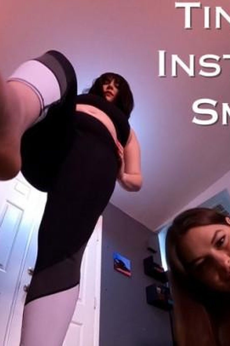 Tiny Yoga Instructor Smushed HD - Screenshot 1 of 4 - Fetish