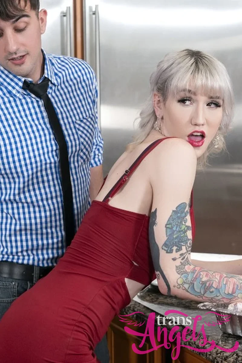 Stuffing Her Turkey - Screenshot 1 of 4 - All Sex