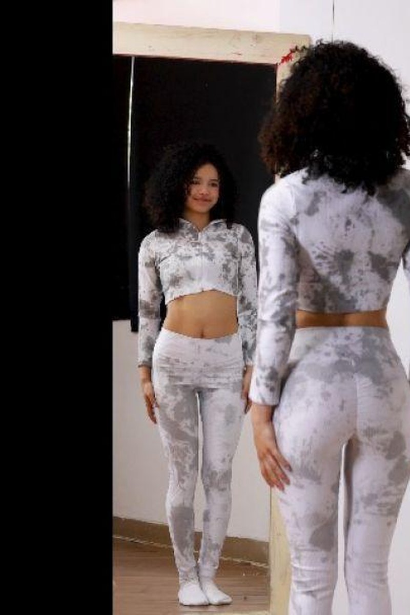 Changing Clothes - Screenshot 1 of 4 - Change Clothes