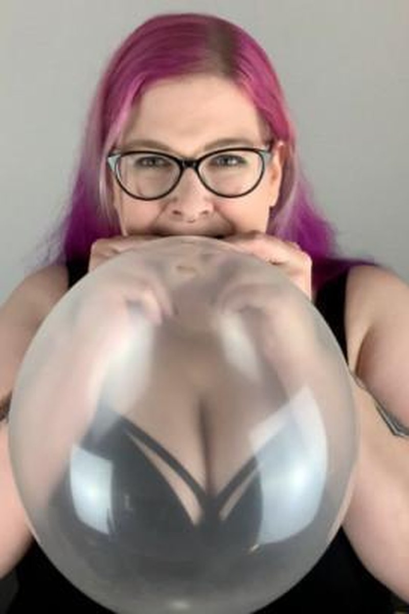 Blow To Pop Crystal Clear Balloons - Screenshot 1 of 4 - BBW