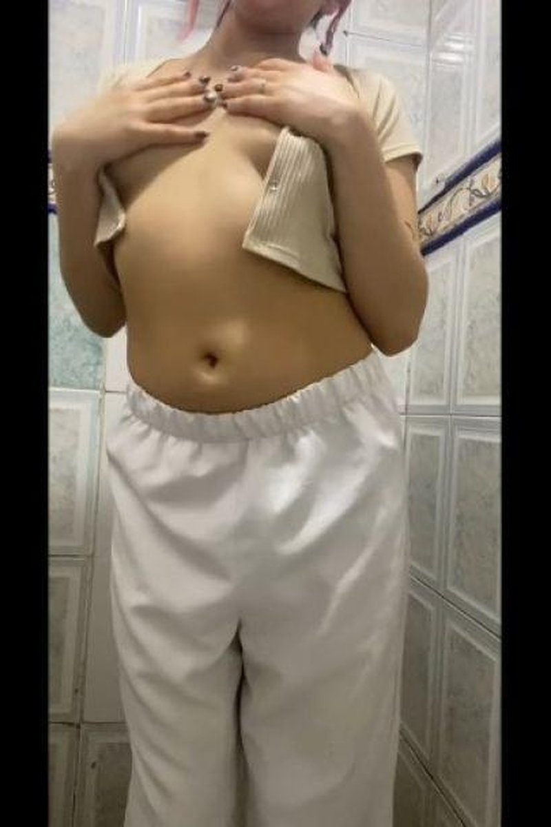 Taking A Bath - Screenshot 1 of 4 - Bathroom
