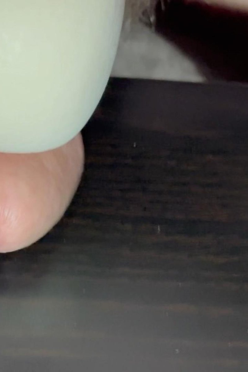Soft Squirting - Screenshot 1 of 4 - Forcedorgams