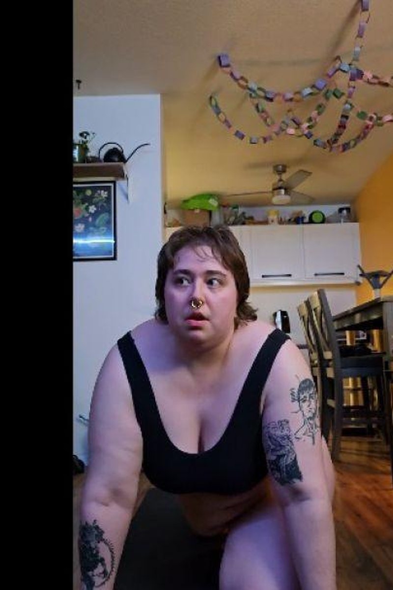 Stretching, Front View - Screenshot 1 of 4 - Amateur