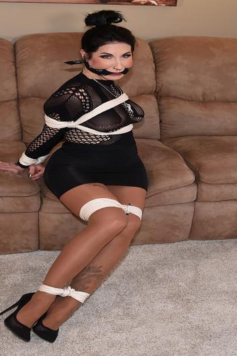 Raven The Interview - Screenshot 1 of 4 - Bondage