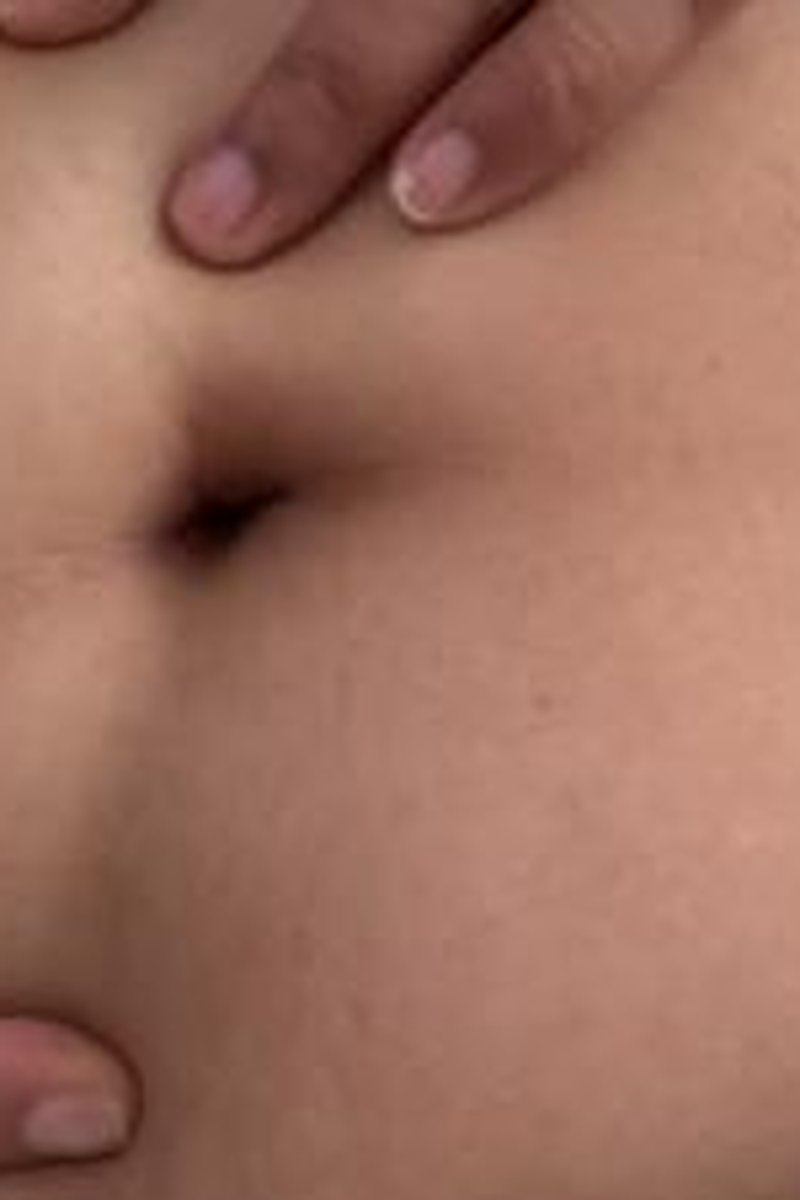 Bellybutton Worship - Screenshot 1 of 4 - 21 Year-old