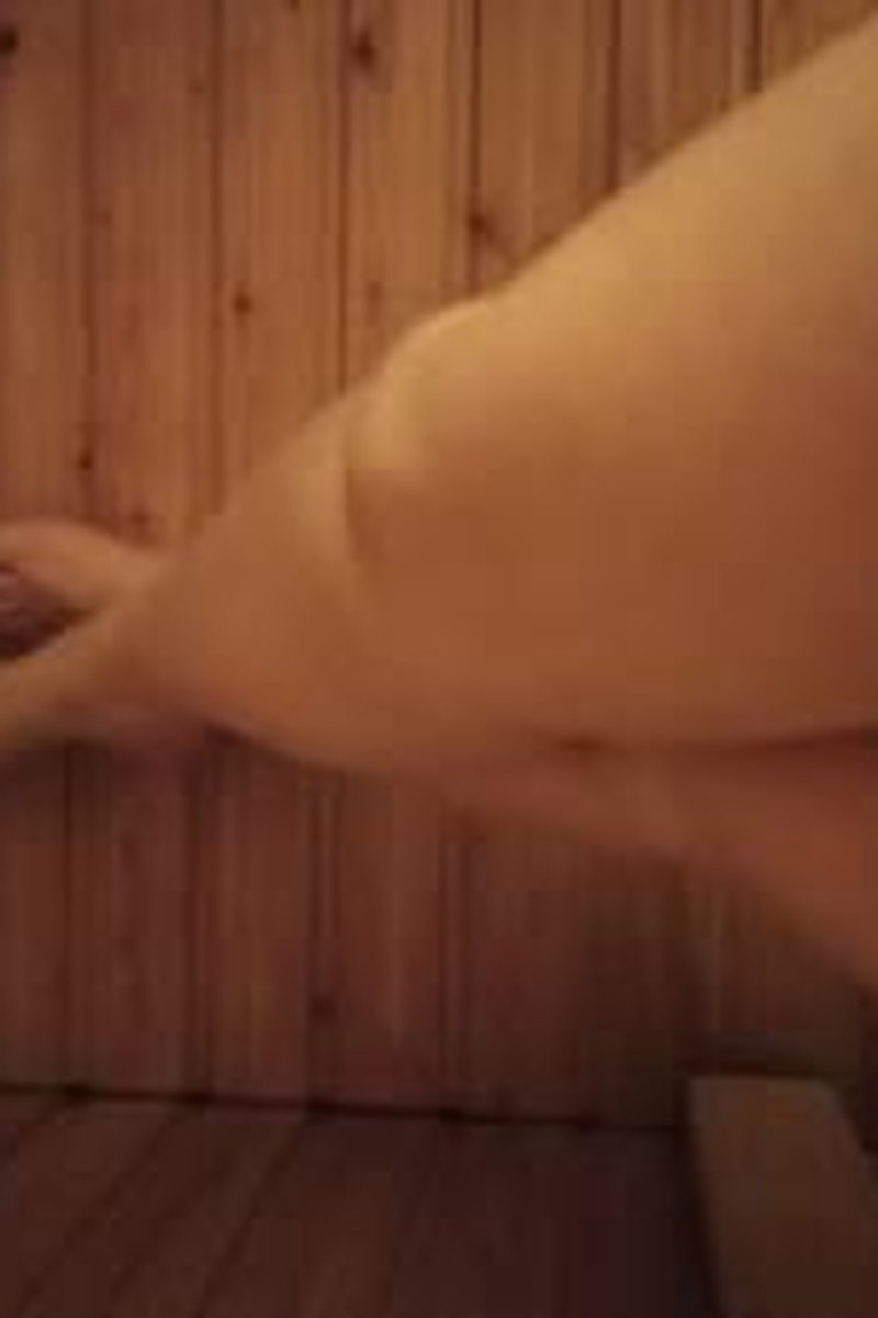Goddess Relaxing - Screenshot 1 of 4 - Femdom