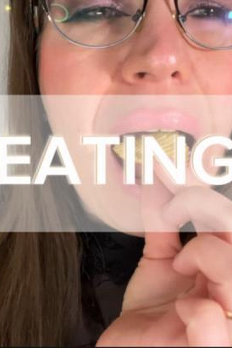 Eating - Screenshot 1 of 4 - Clothed Sex