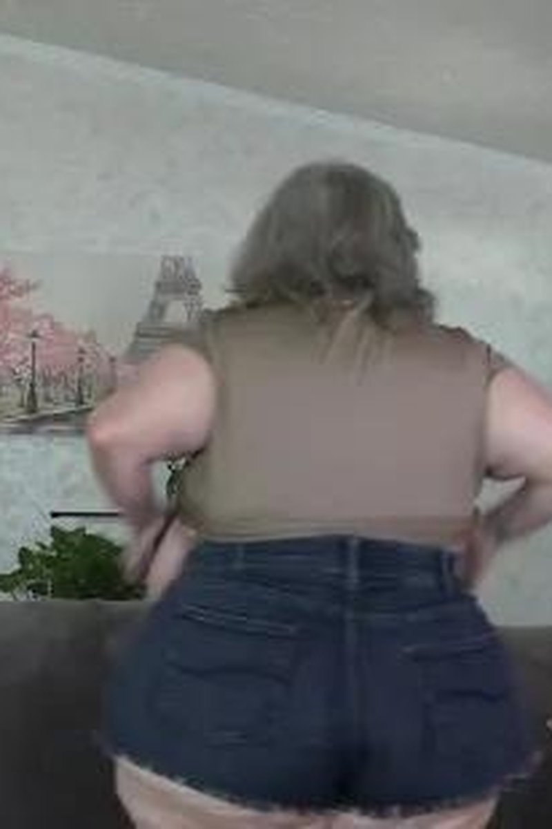 Falling Out - Screenshot 1 of 4 - BBW