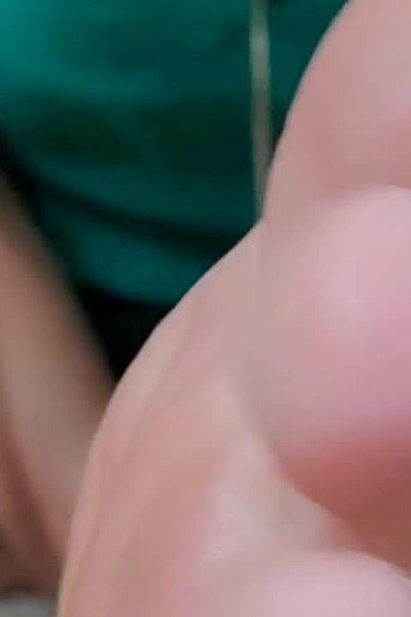 ASMR Foot Rub - Screenshot 1 of 4 - Foot Fetish