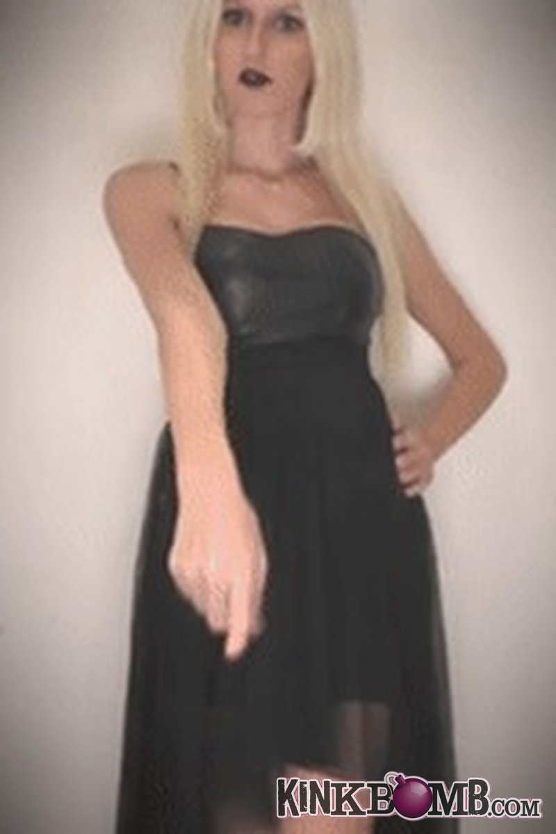 Princess Kate: Improved - Screenshot 1 of 4 - Femdom