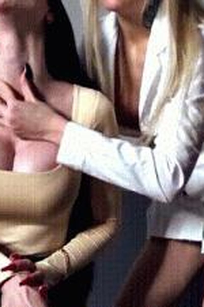 Throat Fetish At The Doctor - Screenshot 1 of 4 - Blonde Hair (Female)