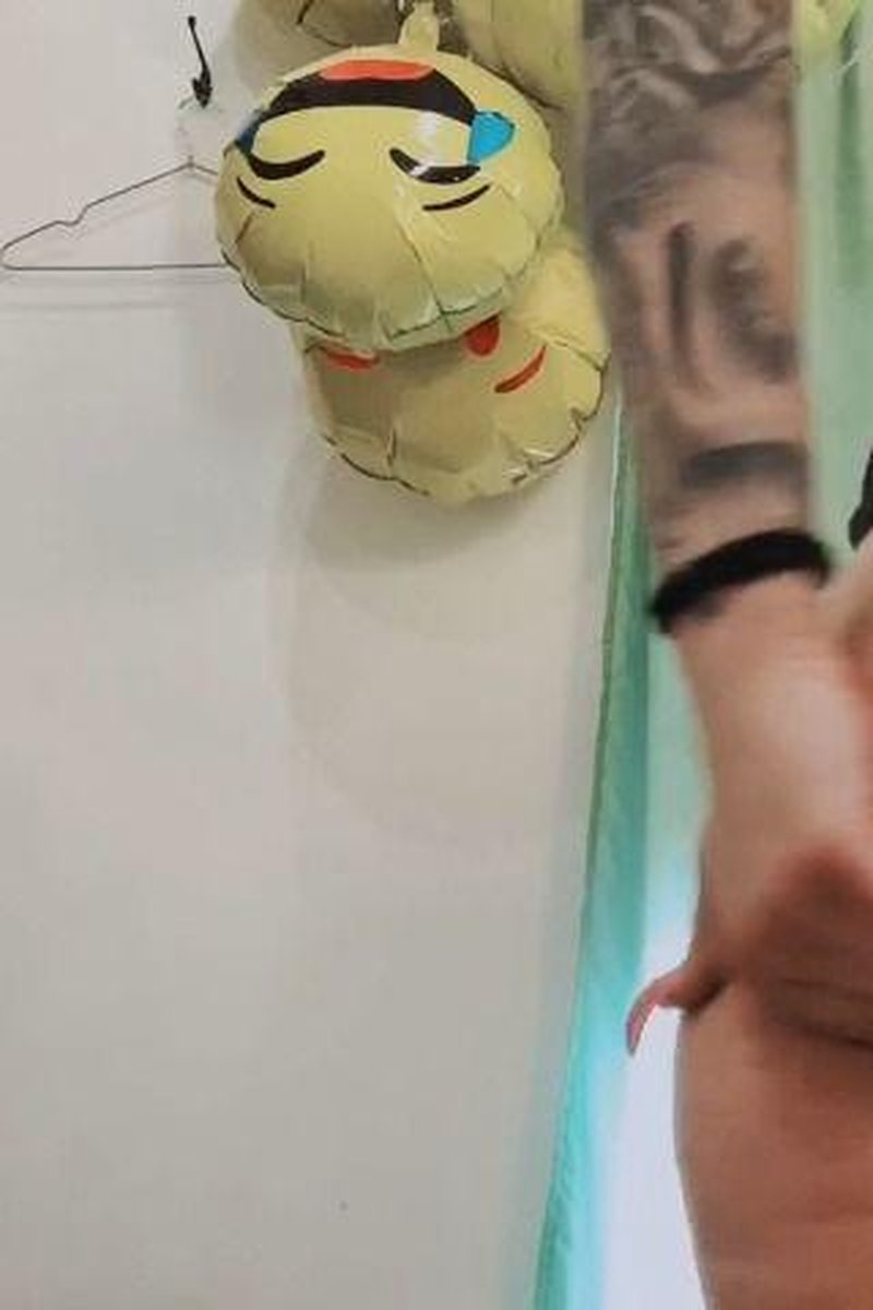 Cheeks Play - Screenshot 1 of 4 - Ass Worship