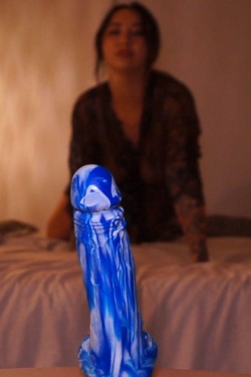 Ruby's Blue Tease - Screenshot 1 of 4 - Asian