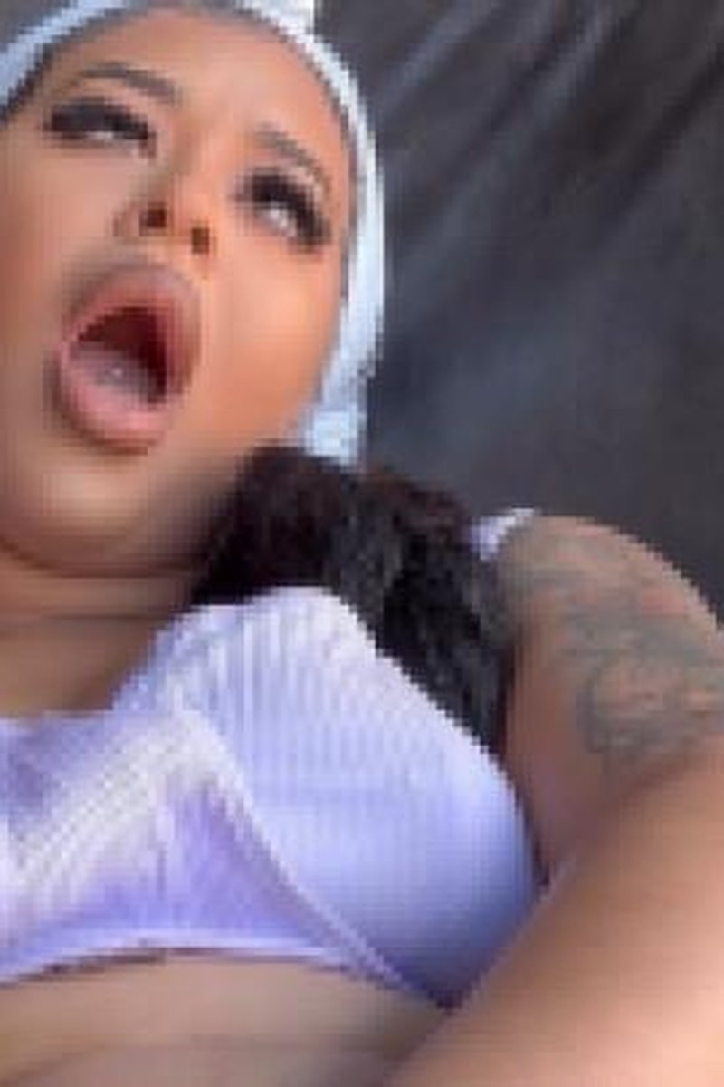 Squirt Show - Screenshot 1 of 4 - Ass Worship