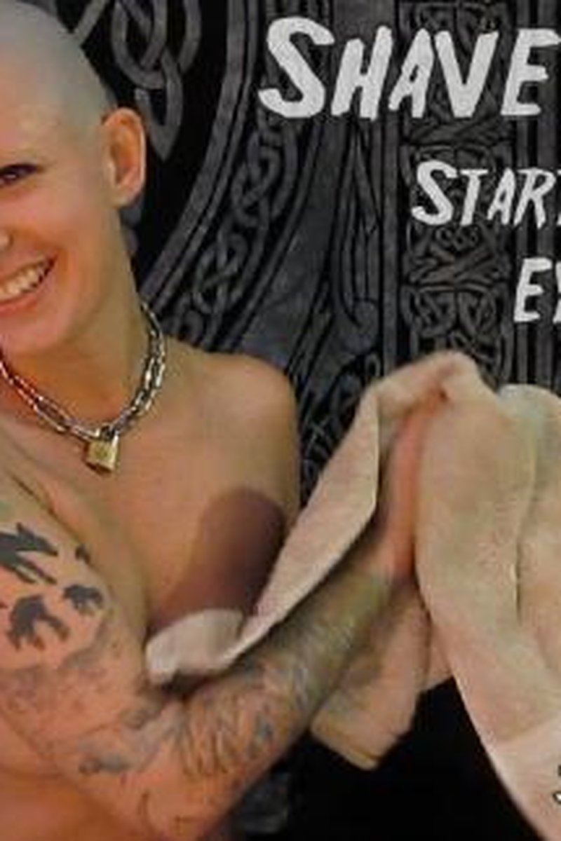 Shave It All Start with Those Eyebrows - Screenshot 1 of 4 - BDSM