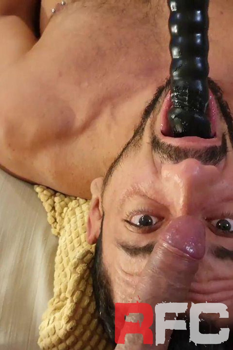 Grindr Hook-Up - Screenshot 1 of 4 - Big Muscle Guys