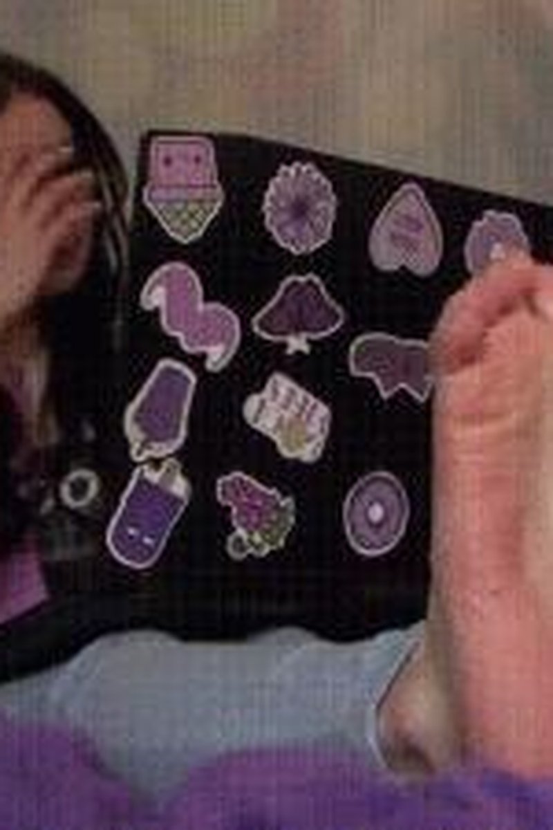 Messy Essay - Screenshot 1 of 4 - Foot Fetish