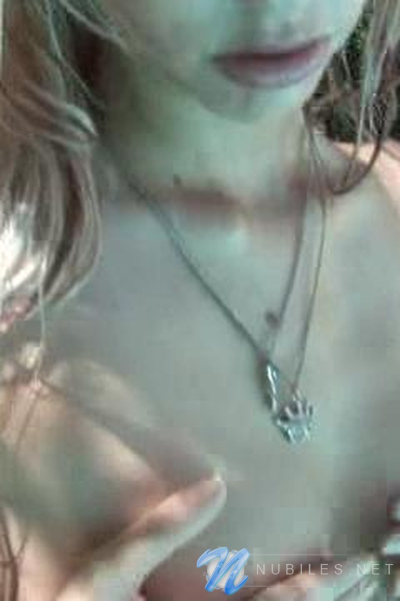 Poolphotoshoot - Screenshot 1 of 4 - Big Nipples