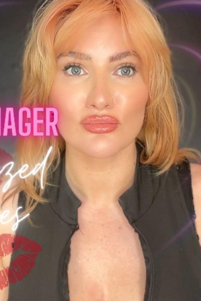 Condo Manager Mesmerized By Kisses - Screenshot 1 of 4 - Addiction Fetish