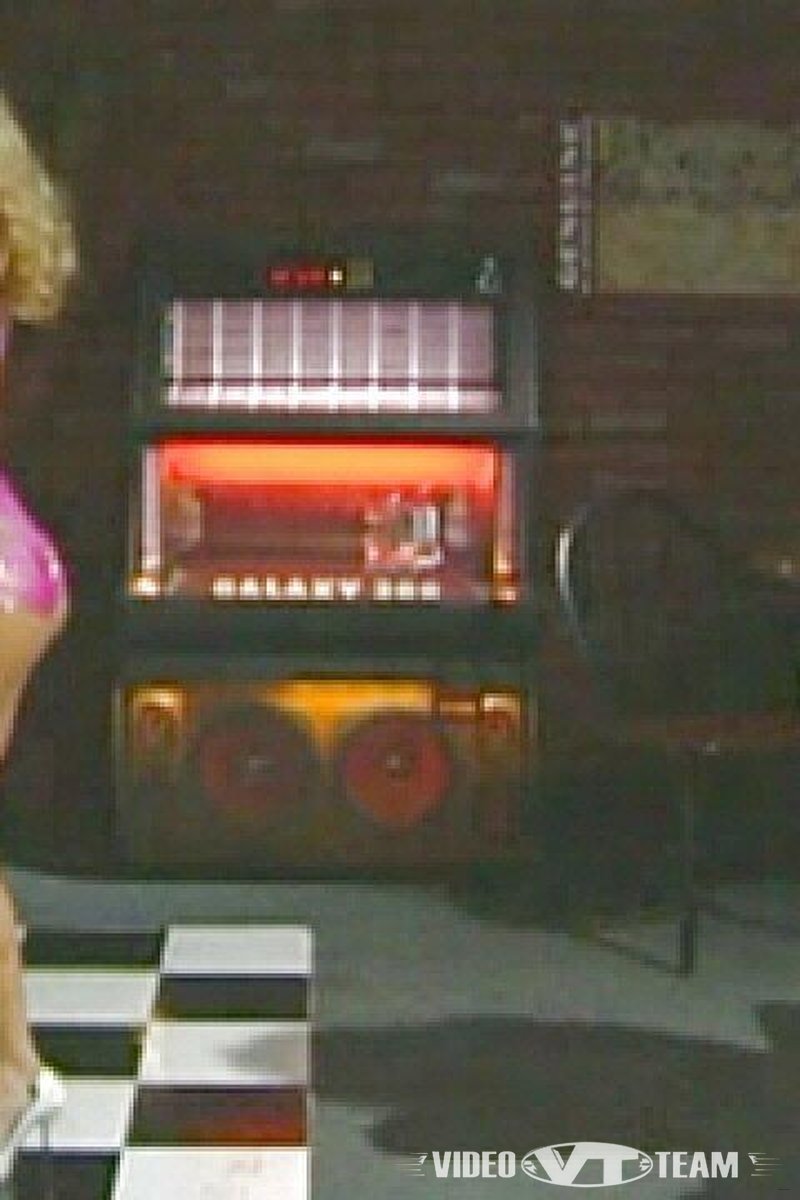 Nico Treasures Is From No Mans Land - Screenshot 1 of 4 - Blond Hair