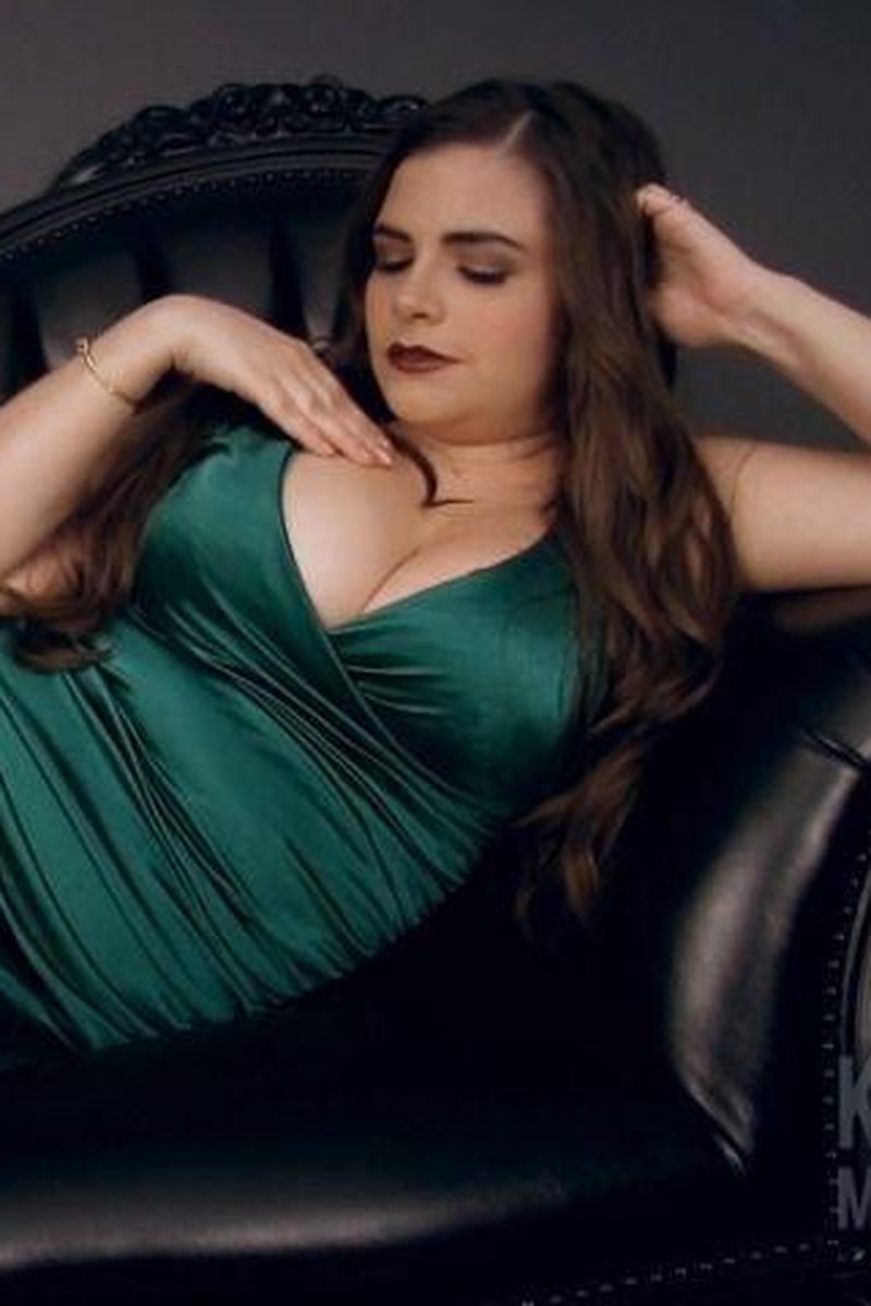 Outer Transformation - Screenshot 1 of 4 - Femdom