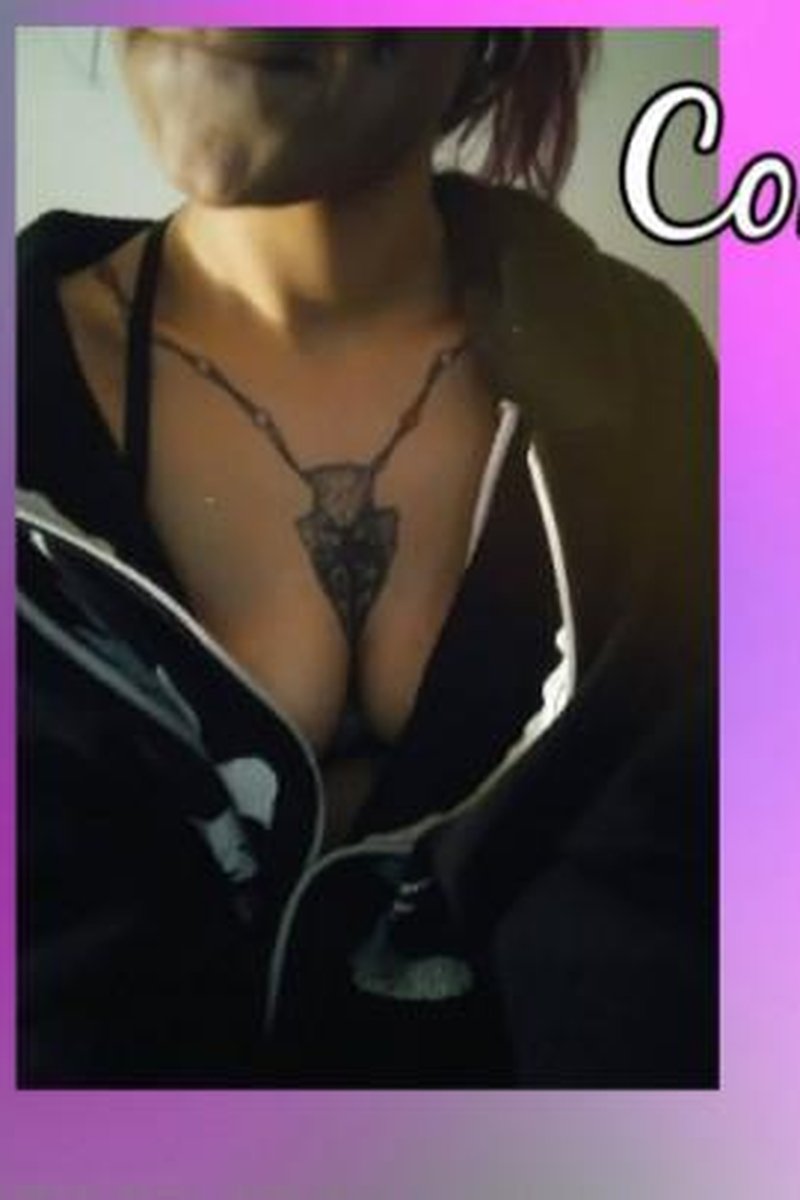 Comfy Titty Tease - Screenshot 1 of 4 - Breast Play
