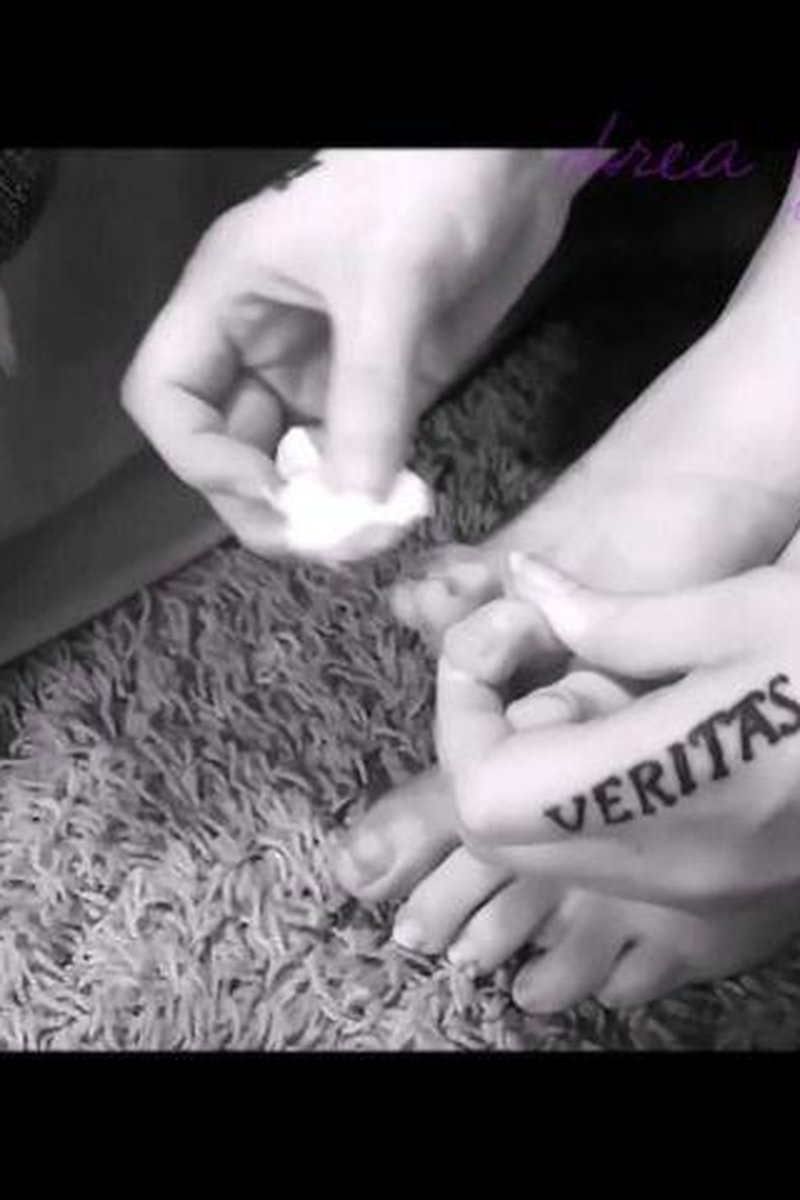 Pedicure - Screenshot 1 of 4 - Foot Fetish