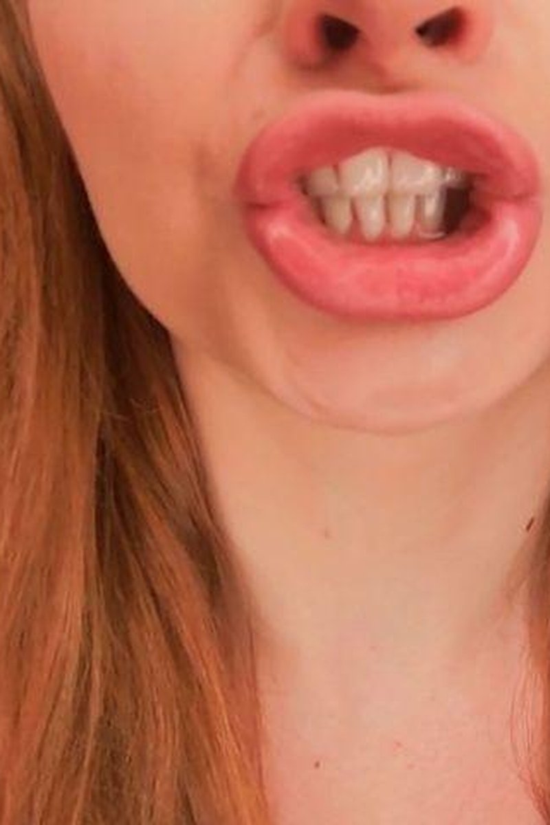 Square Lips - Screenshot 1 of 4 - Lipstick Fetish