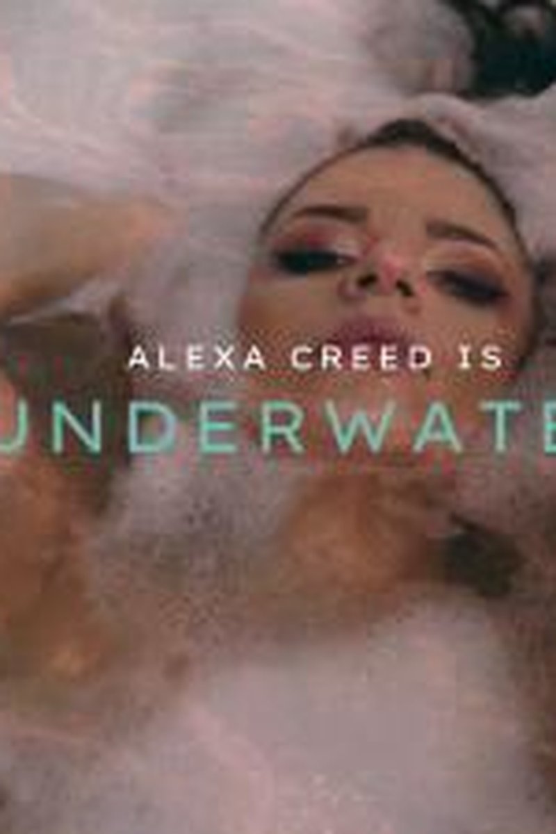 Underwater - Screenshot 1 of 4 - Babes