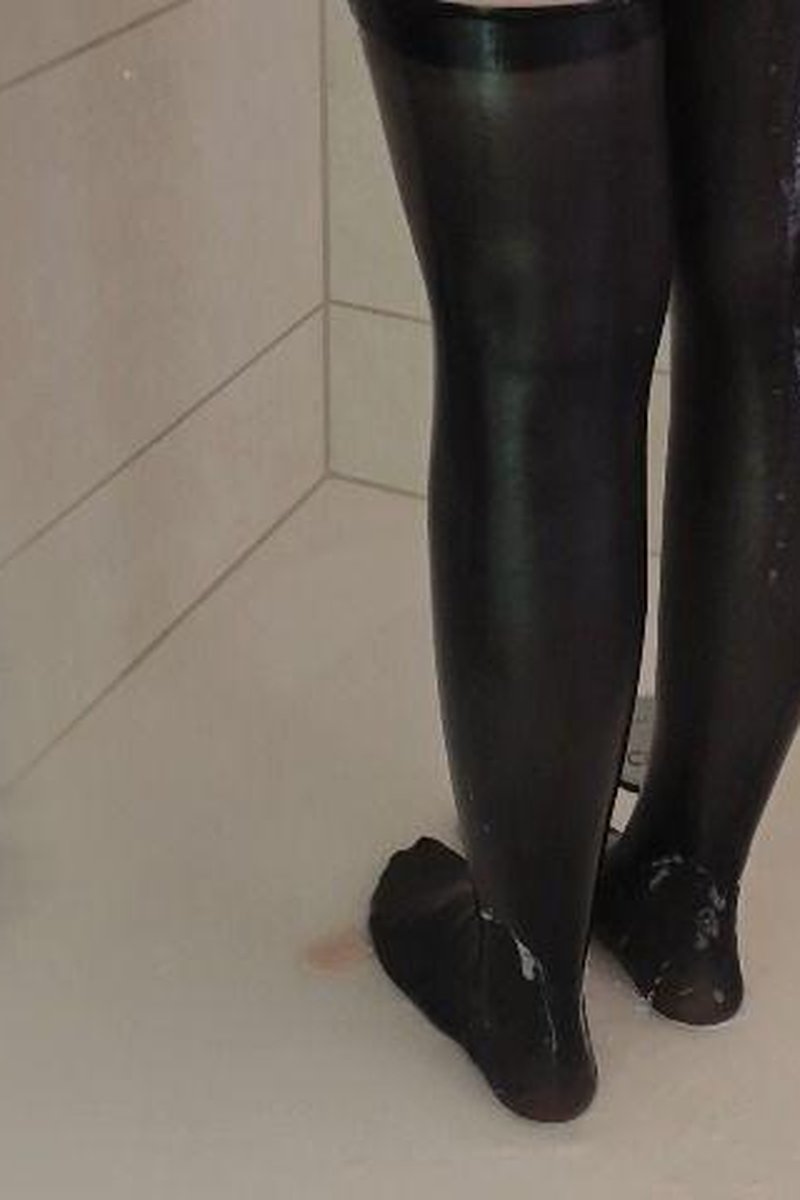 Shower In Nylons - Screenshot 1 of 4 - Femdom