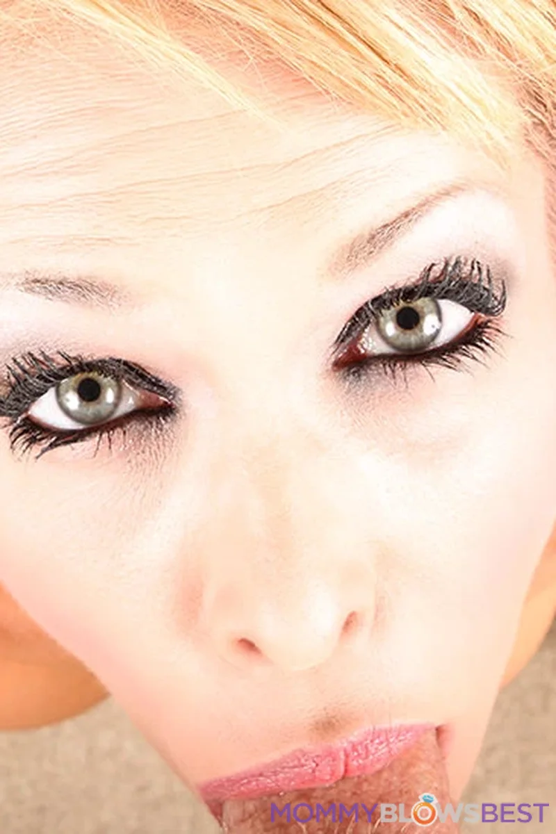 Mikki Lynn - Screenshot 1 of 4 - Blond Hair