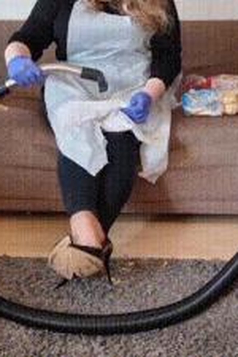 Mila And Hetty Vacuuming Food Using 3 Different Attachments - Screenshot 1 of 4 - Cleaning
